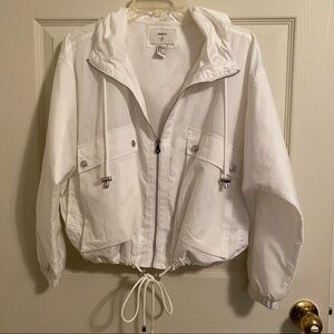 White Zip up hooded drawstring windbreaker jacket by Forever 21. Size Small.